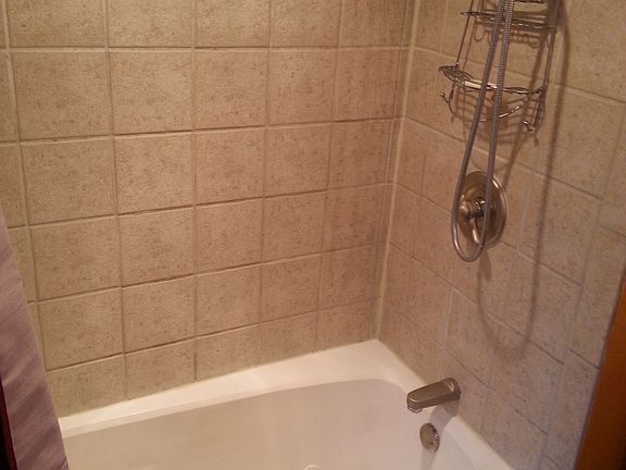 Bubble Tub/Tile Shower