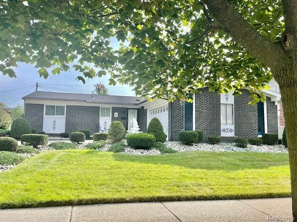 1872 Ardmore St, Trenton, MI 48183