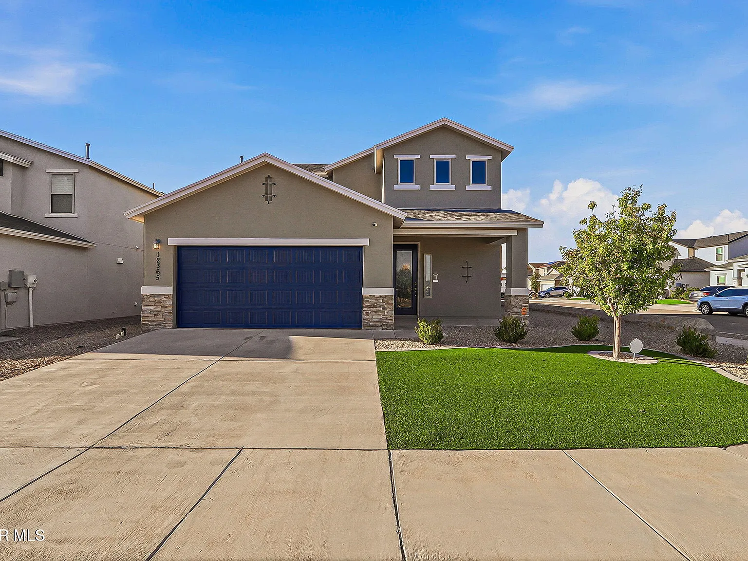 4 bed, 3.5 bath, 2231 sqft, $2,550 — Photo 1
