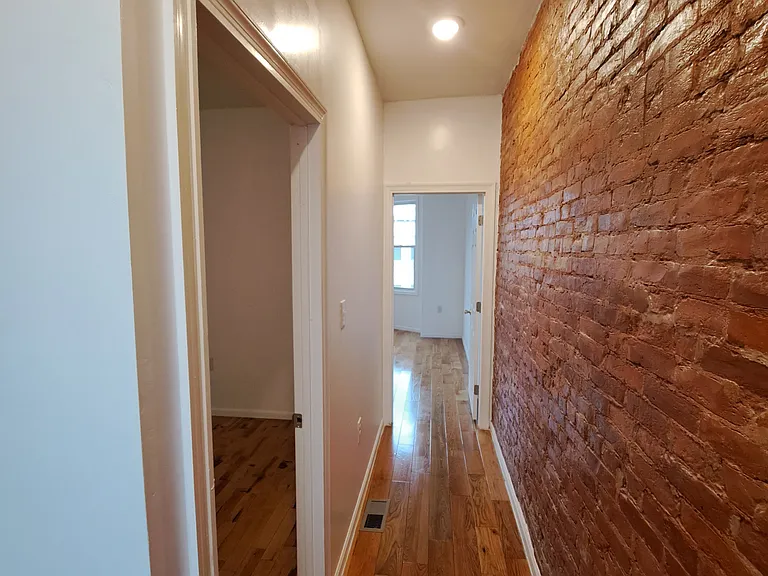1353 W Jerome St #2 — Photo 15