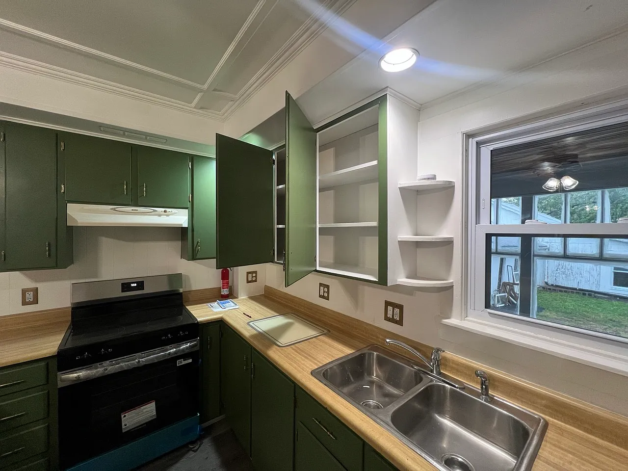 3 bed, 1129 sqft, $2,200 — Photo 2