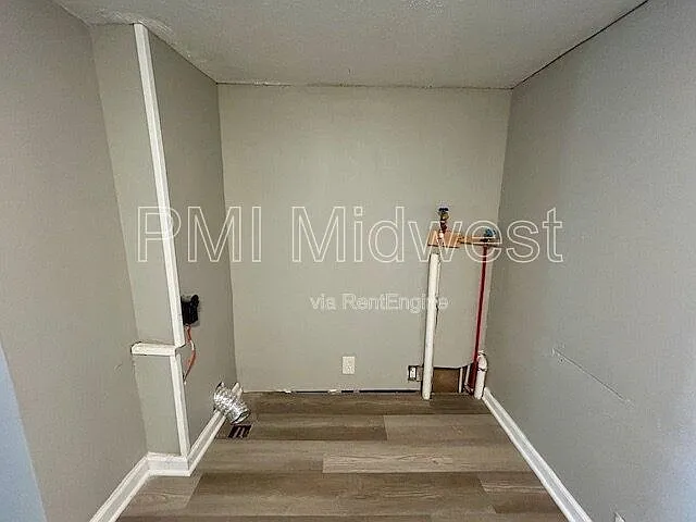 1408 Holland St #B — Photo 16
