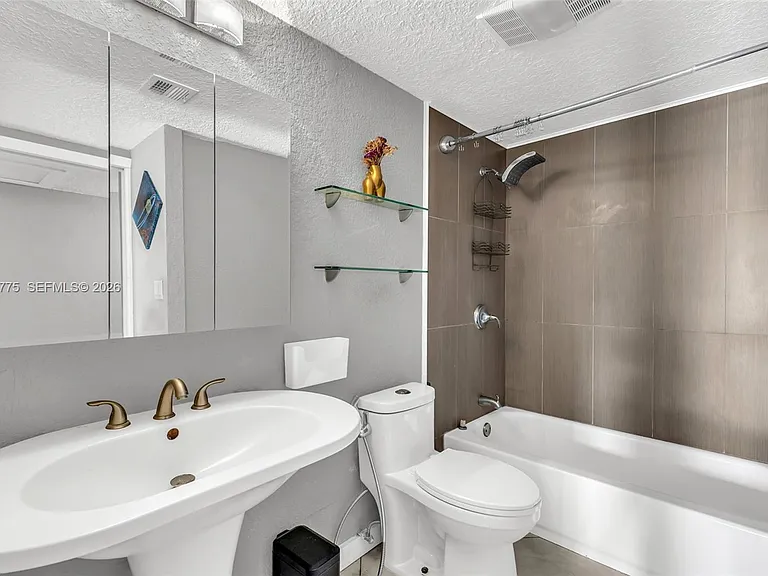 11111 Biscayne Blvd #116 — Photo 10