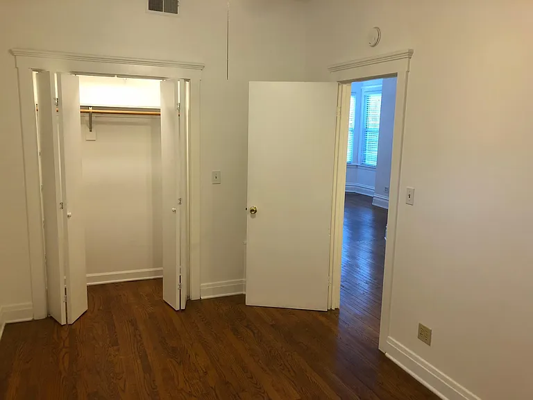 3209 N Oakley Ave #2 — Photo 10
