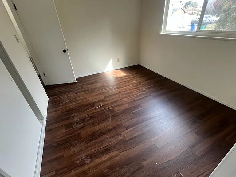 471 E Nugent St — Photo 8