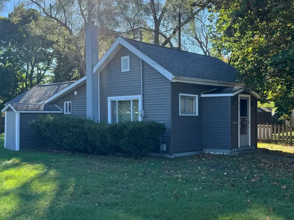 812 N 4th St, Greenville, MI 48838