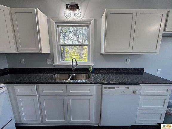 2nd image of 2925 N Turnpike Rd #L