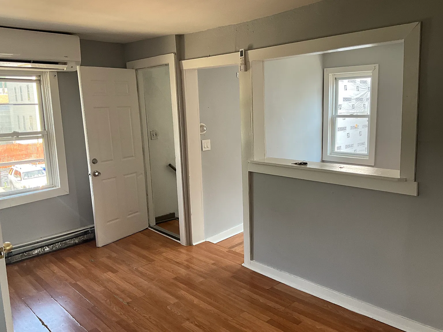 2 bed, 900 sqft, $1,800 — Photo 2