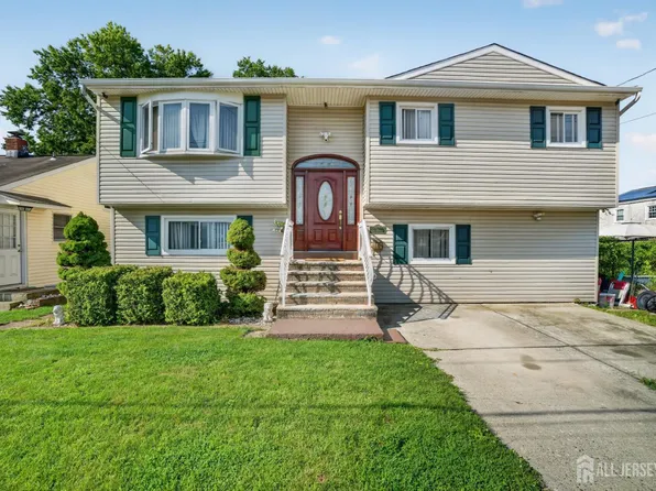 51 Patton St, Iselin, NJ 08830