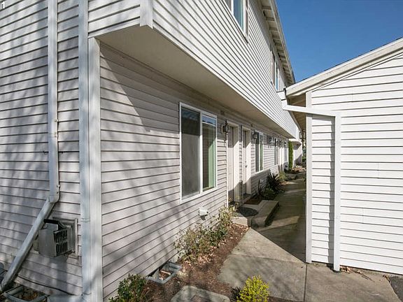 2nd image of 4000 NE 109th Ave Unit 136