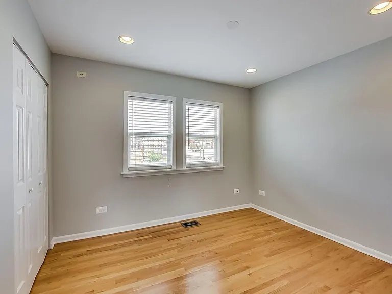 1632 W Blackhawk St #2 — Photo 8