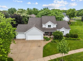 301 E Wayfarer Ln, Appleton, WI 54913