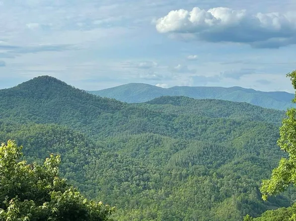 376 Honeysuckle Rdg, Almond, NC 28702