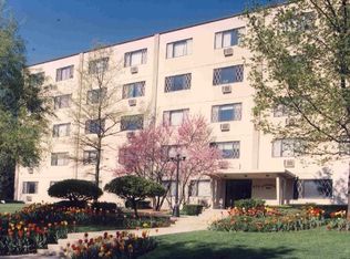 470 N Kenilworth Ave #2, Glen Ellyn, IL 60137