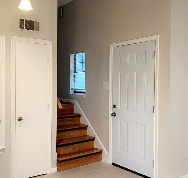 153 Holland Park Cir — Photo 11