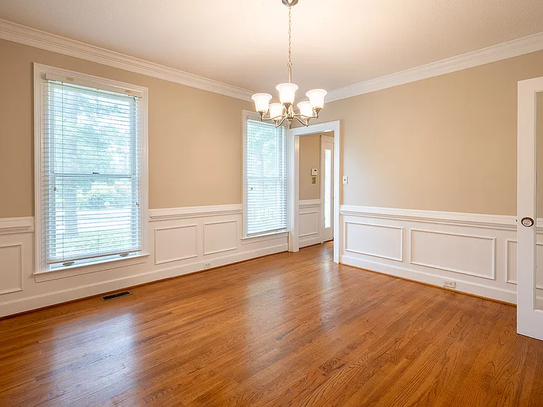 4135 Knollcrest Cir N — Photo 8