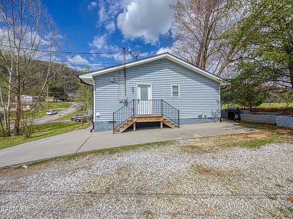 4th image of 162 Tori Kait Ln