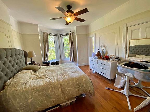 2nd image of 304 6th St #3