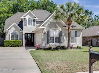 10544 Roundhill Dr, Gulfport, MS 39503