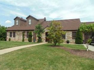24 Florence Dr, Pittsburgh, PA 15220