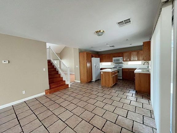 4th image of 2747 Desert Zinnia Ln