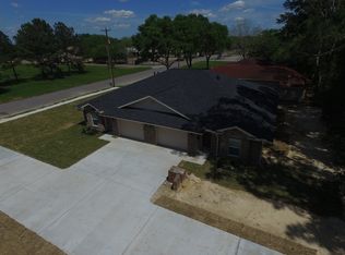 200 Medic Ln, Alvin, TX 77511