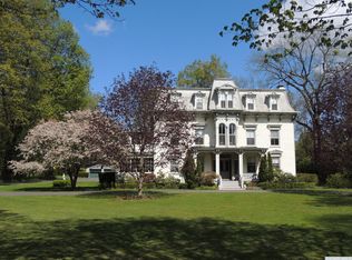 20 Broad St, Kinderhook, NY 12106