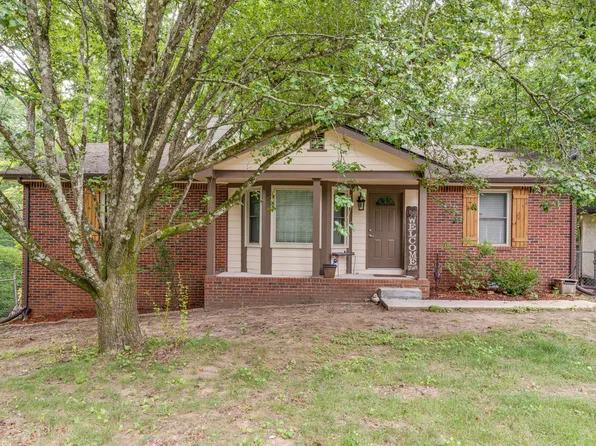 1330 Winding Way Dr, White House, TN 37188