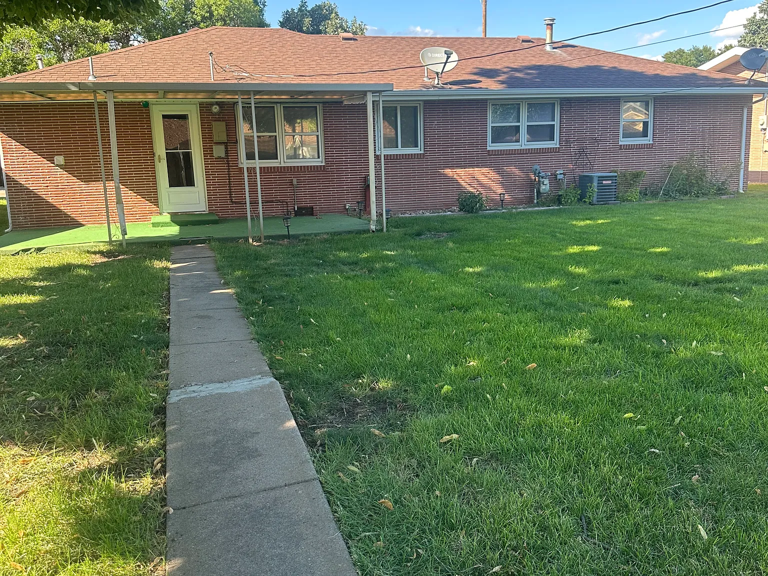 3 bed, 1288 sqft, $1,600 — Photo 2