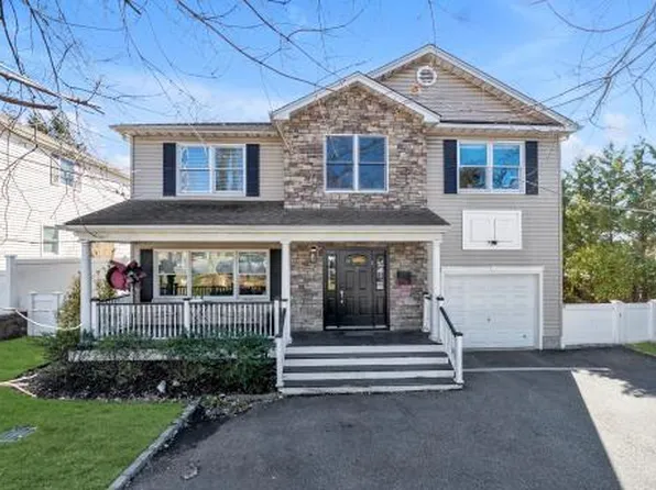 7 Revere Road, Port Washington, NY 11050