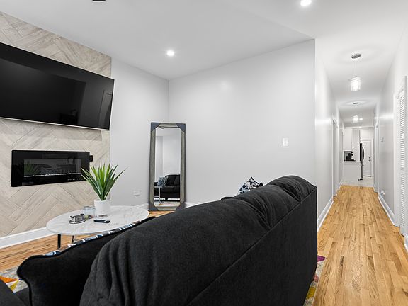 5th image of 6112 S Vernon Ave