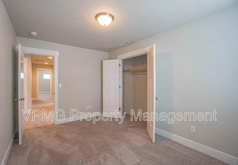 2928 NW 16th St — Photo 23