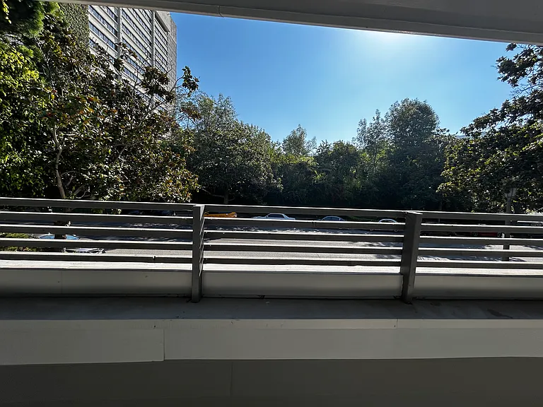 939 Hilgard Ave — Photo 3