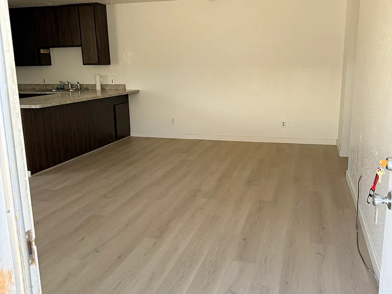 1343 Ford Ave — Photo 6