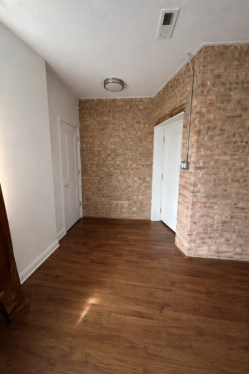 Building Photo - 8212 S Langley Ave #1