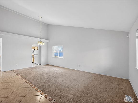 4th image of 8402 147th St Court E