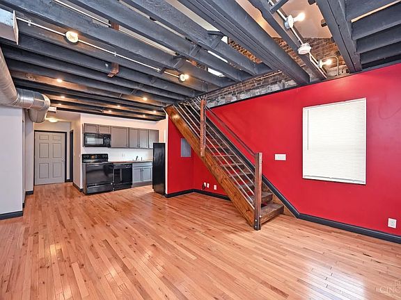 2nd image of 226 E Clifton Ave APT 2
