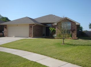 604 Shadowlake Rd, Norman, OK 73071