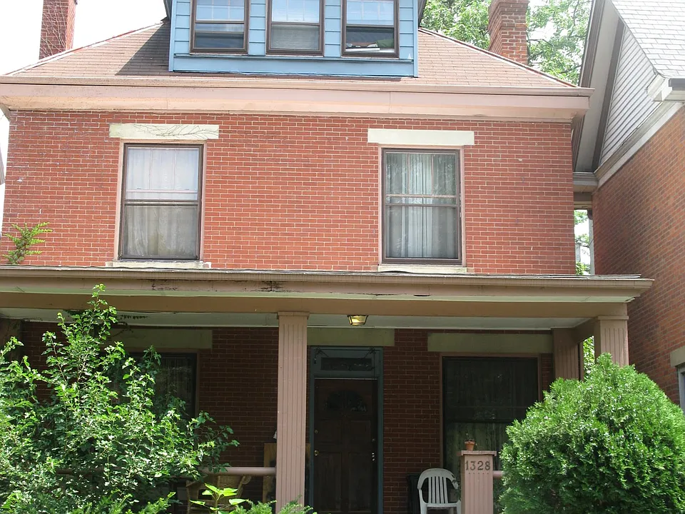 1328 Hunter Ave #C