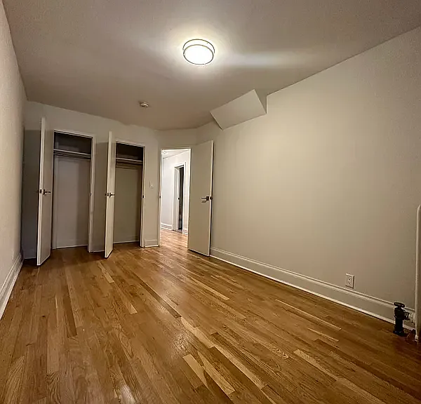245 E 33rd St #1 — Photo 17