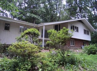 20 Spector Rd, Woodbridge, CT 06525