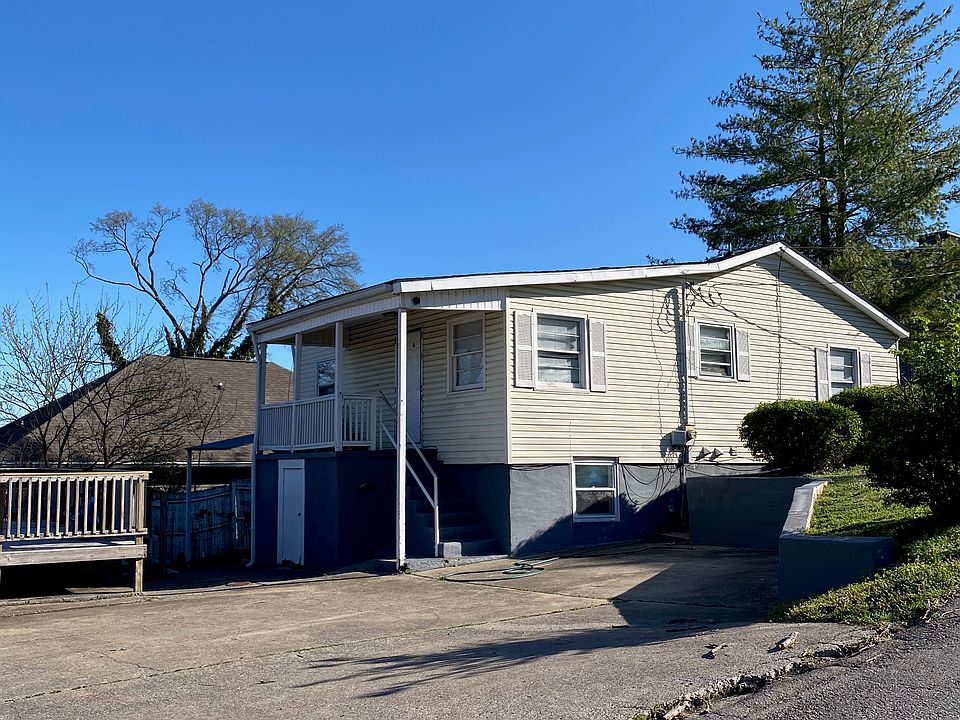 1st image of 301 35th Ave N #A
