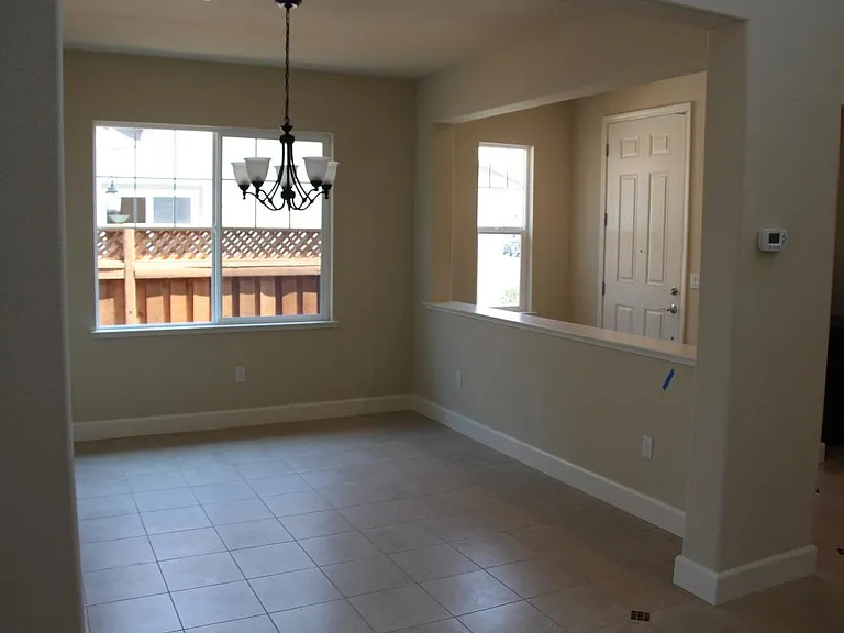 545 W Esplanade Dr — Photo 7
