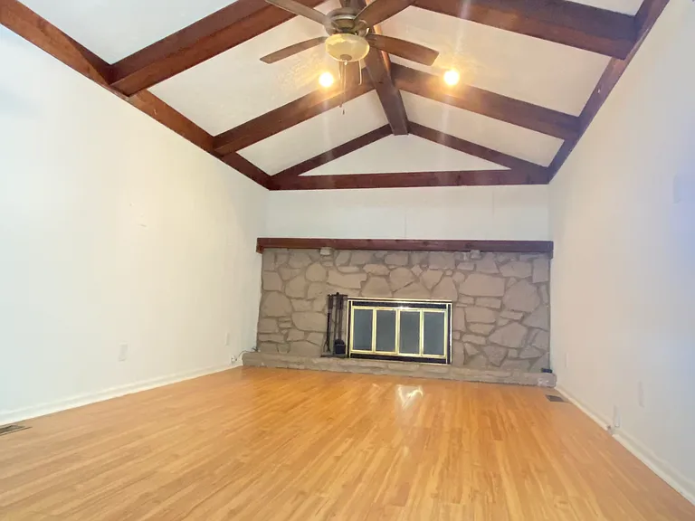 613 Rahkewood Dr — Photo 3