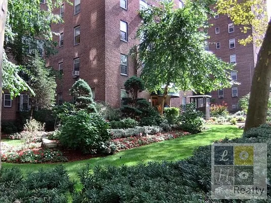 Sold by LoHo Realty | media 12