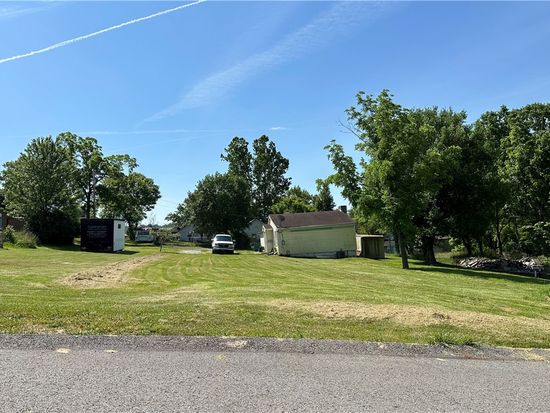 1036 Buena Vista St, Washington, PA 15301