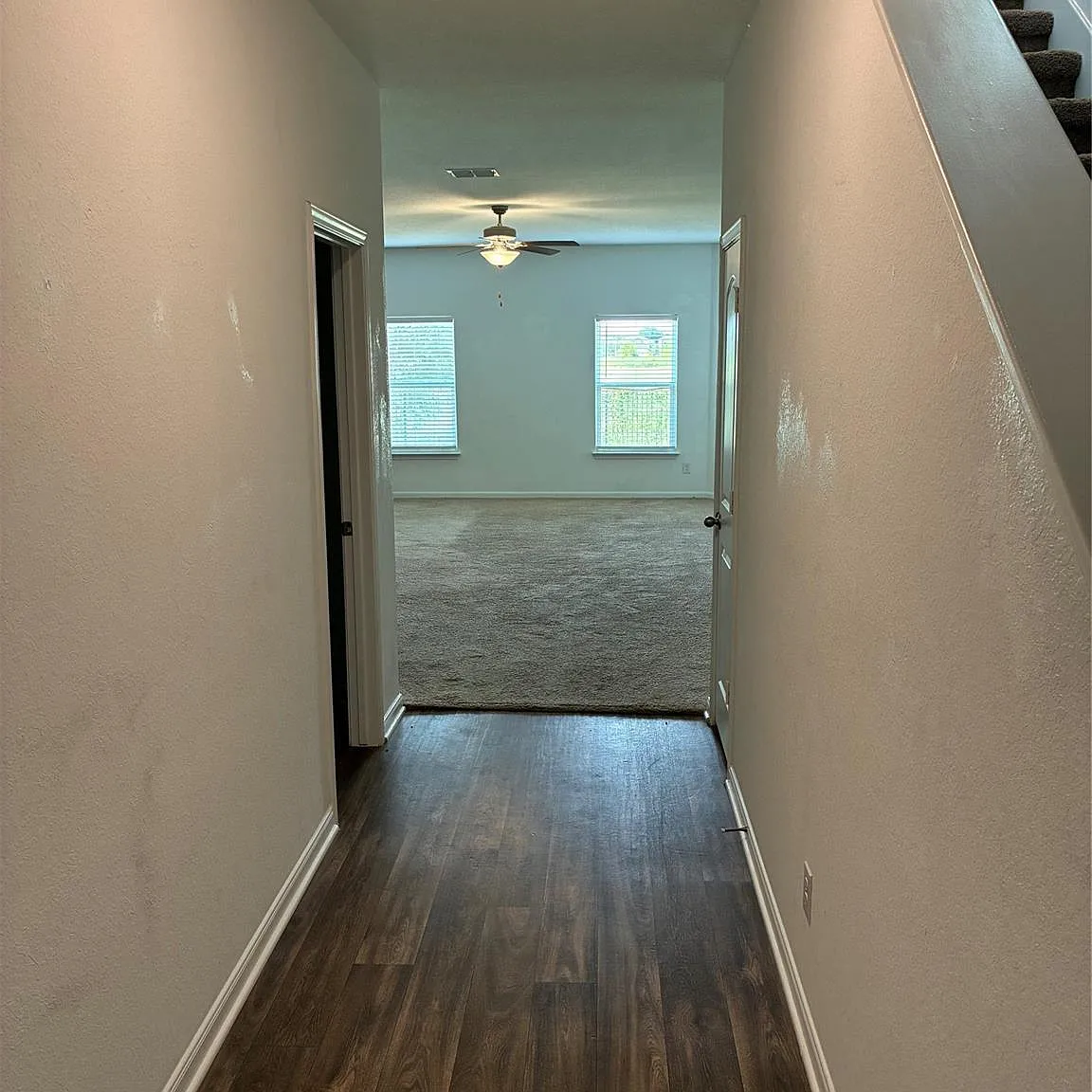 4 bed, 2.5 bath, 2356 sqft, $1,999 — Photo 2