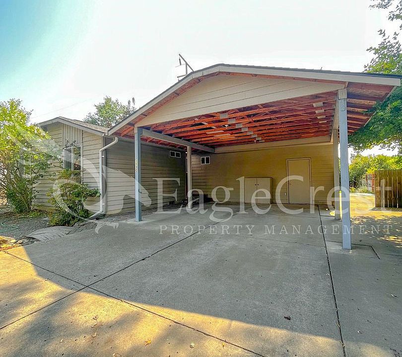 1st image of 1130 SE Colonial Dr