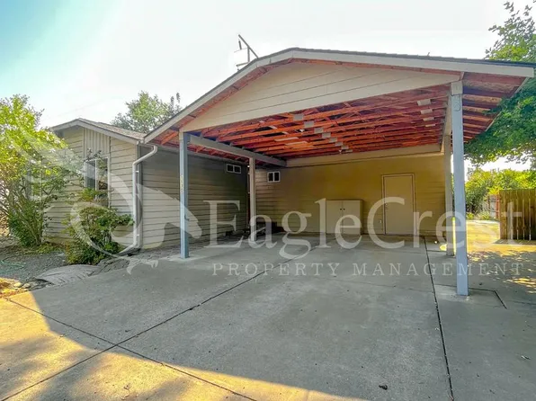 1130 SE Colonial Dr, College Place, WA 99324