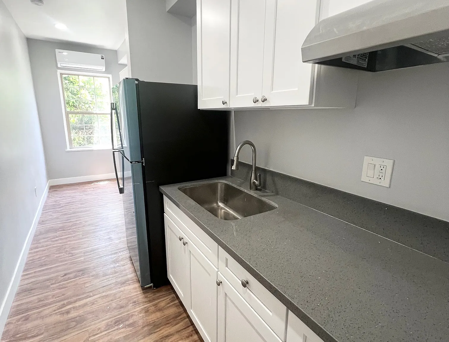 1641 Crenshaw Blvd — Photo 4